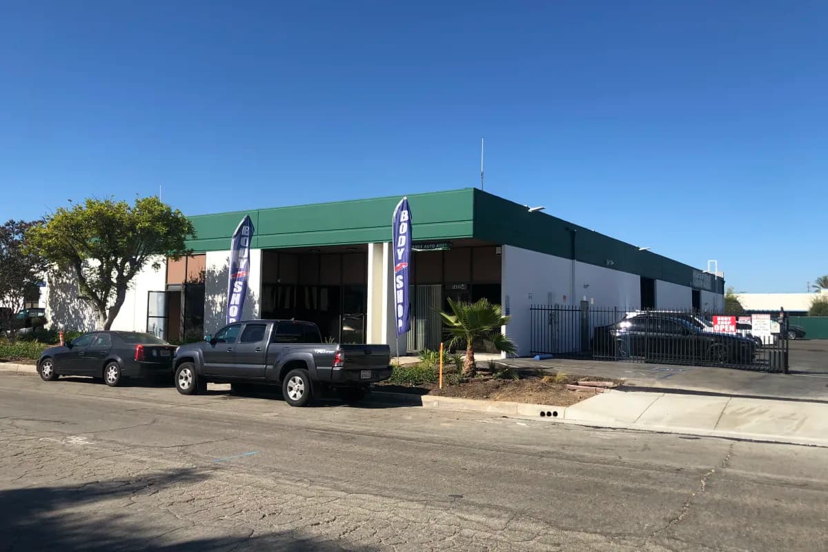 Advance Auto Body Collision Repair Facility